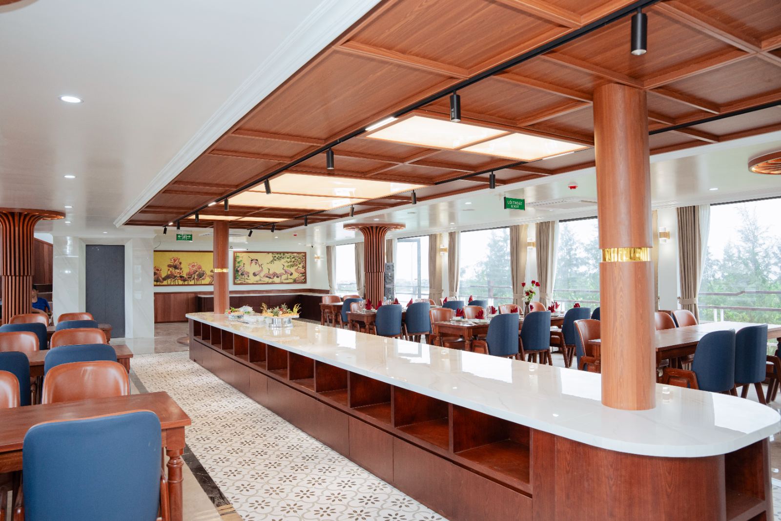 Nhà hàng kính fine-dining trên du thuyền Daiichi Luxury