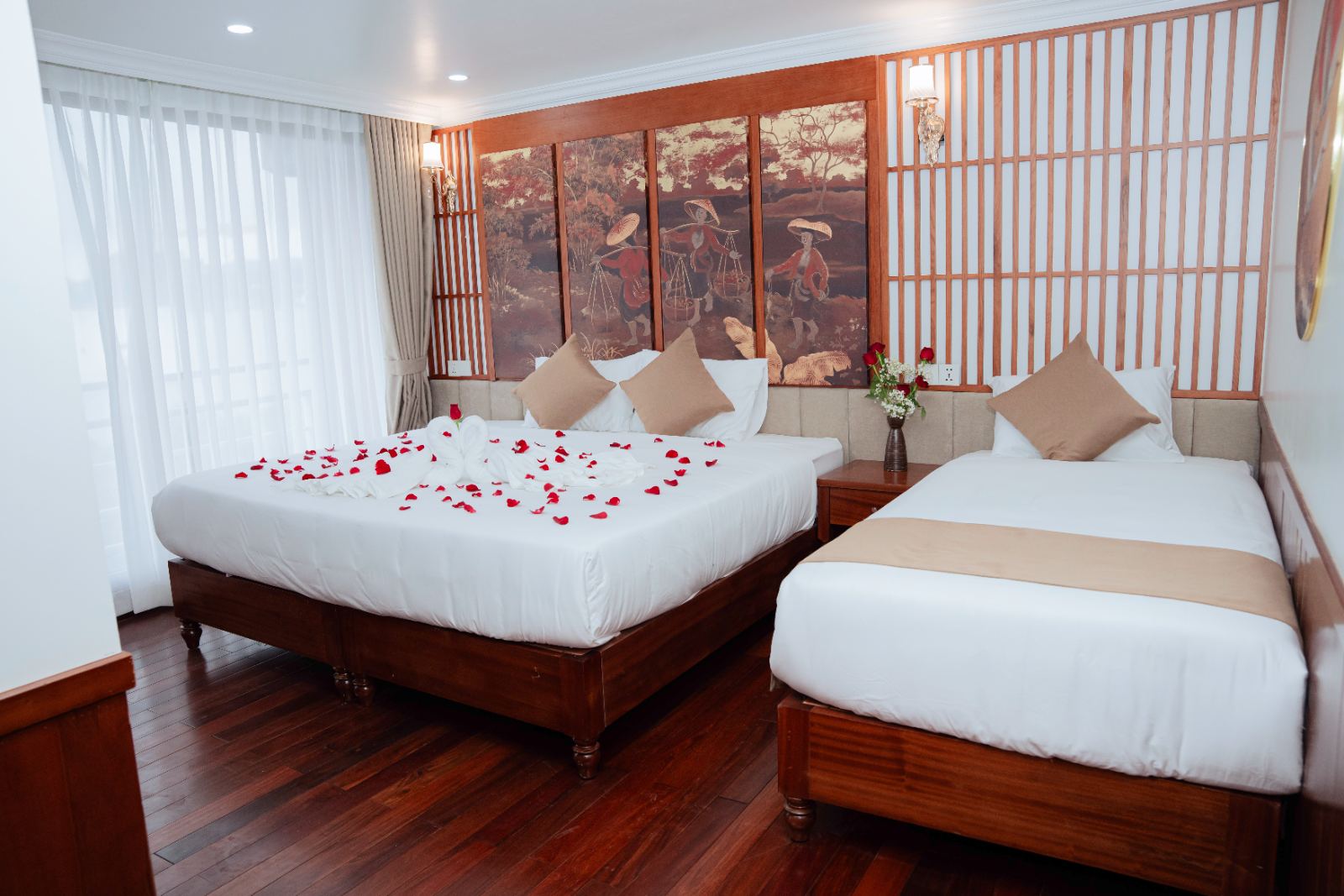 Hạng phòng Junior — Daiichi Luxury Cruise